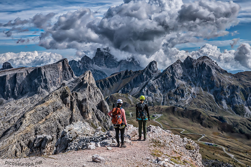 Desde la cumbre del Averau en Dolomitas.