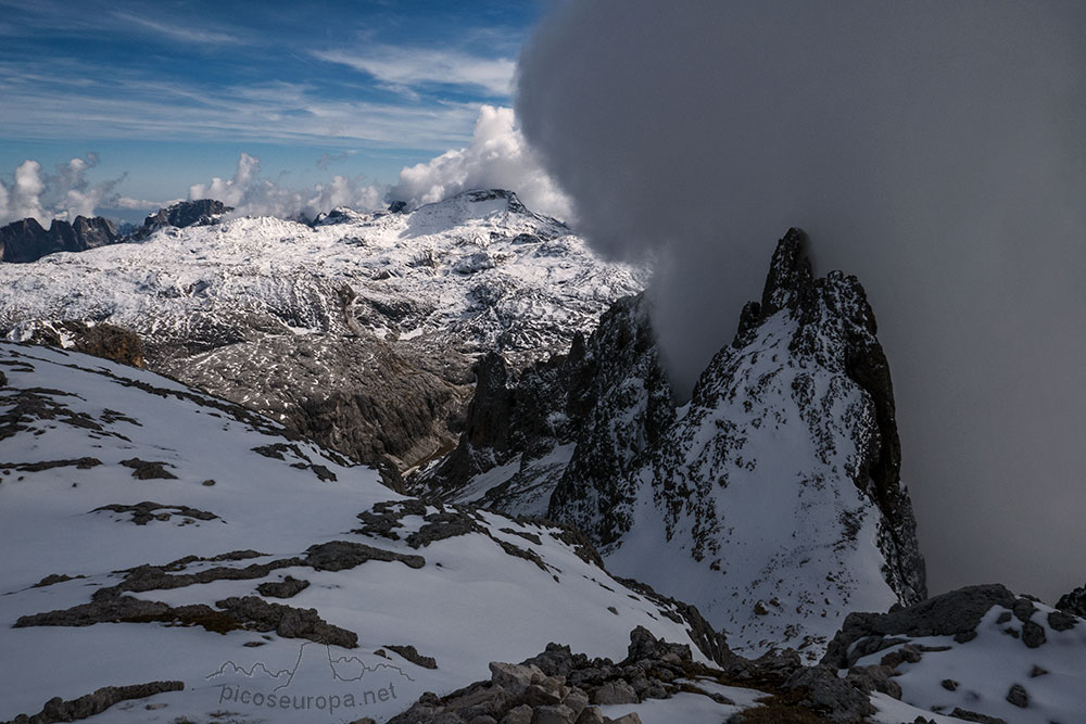 Desde el Bivacco Fiamme Gialle a la salida de la Ferrata Bolver Lugli en el Cimon della Pala