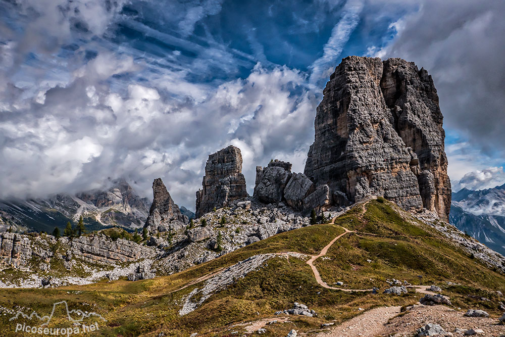 Cinque Torre, Dolomitas, Alpes, Italia