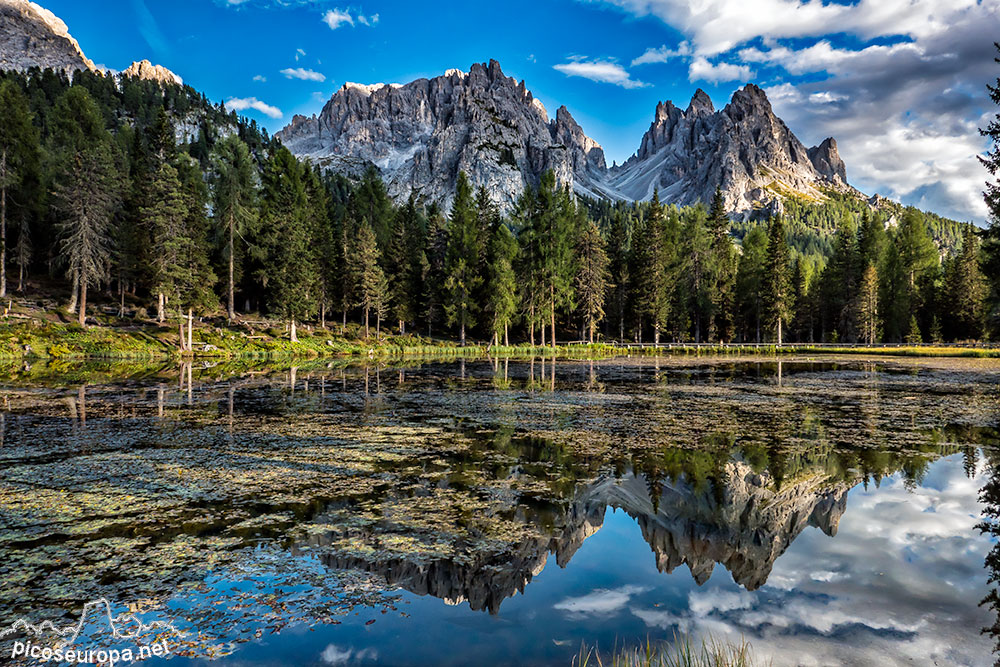 Lago Antorno, al fondo cumbres y agujas del Grupo Cadini, Dolomitas.