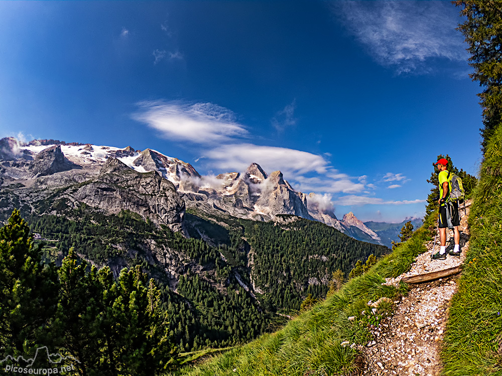 Marmolada desde las proximidades del Lago Fedaia. Dolomitas.