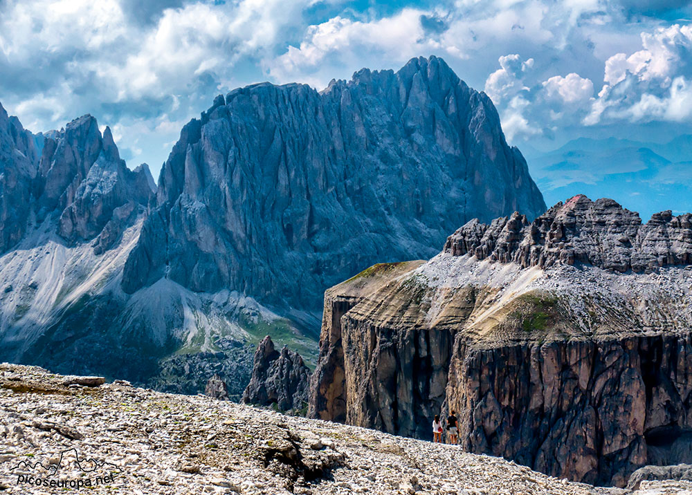 Desde la parte alta del Macizo del Sella, Dolomitas, Alpes, Italia.