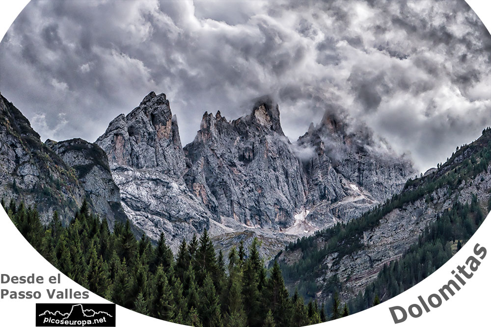 Vistas subiendo al Passo Valles desde Falcade, Dolomitas, Italia