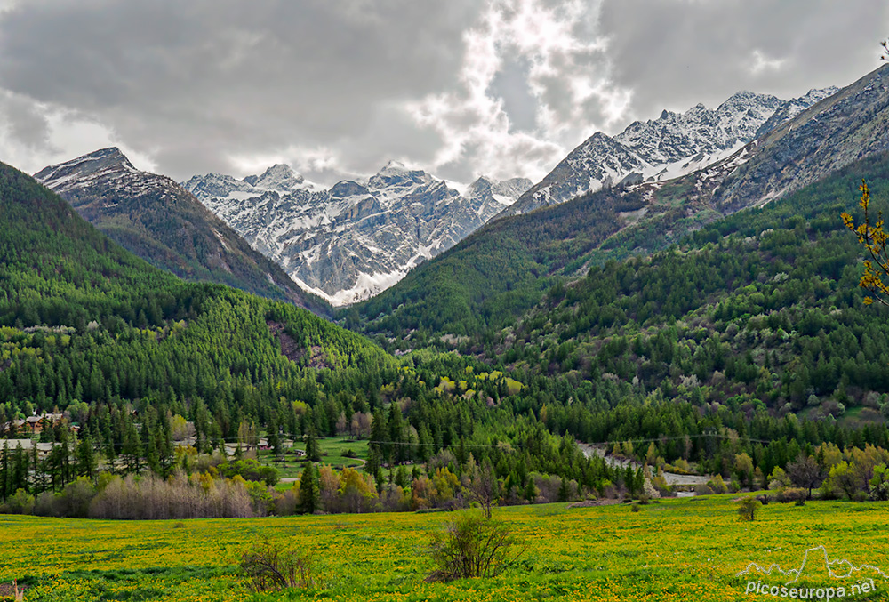 Foto: Pointe Arcas desde la carretera que une el Col de Lautaret con la población de Briançon. Ecrins, Alpes