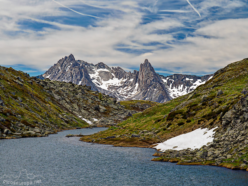 Foto: Lac Long en la zona del Haute Vallée de la Clarée, muy cerca de la ciudad de Briançon. Alpes Francia.