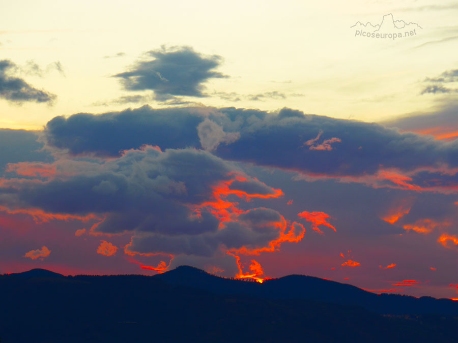 Foto: Puesta de Sol dede Loiu, Bizkaia, Pais Vasco