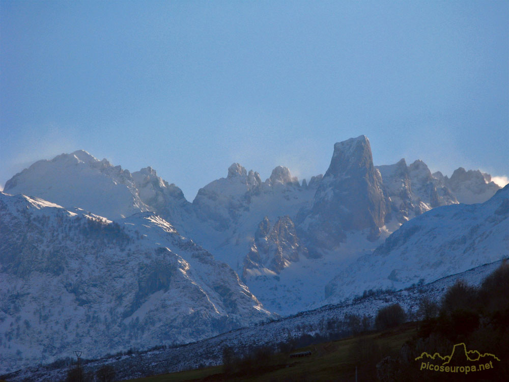 Foto: Pico de Urriellu (Naranjo de Bulnes) desde el Mirador de Asiego, Cabrales, Asturias, Picos de Europa