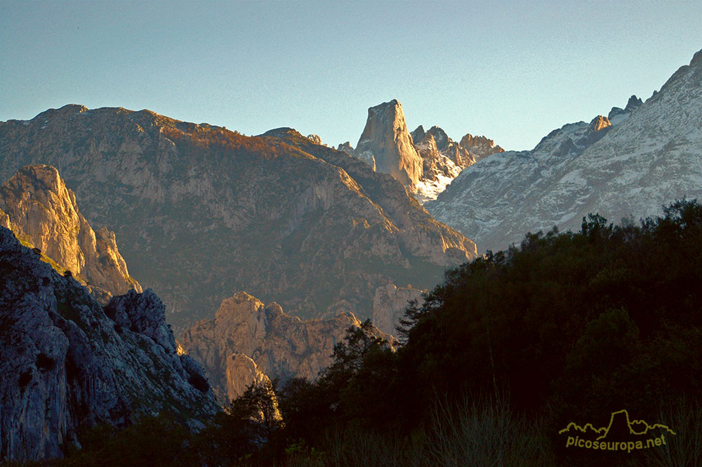 Invernales de Vanu y barrio de Muniama, Arenas de Cabrales, Asturias, Picos de Europa