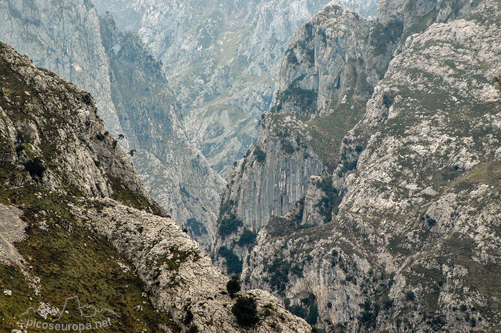 Invernales de Vanu y barrio de Muniama, Arenas de Cabrales, Asturias, Picos de Europa