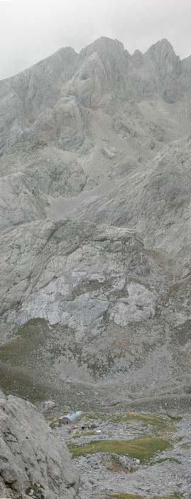 Picos de Albo y Refugio de Cabrones desde la Collada del Agua, autor: Jorge Picallo