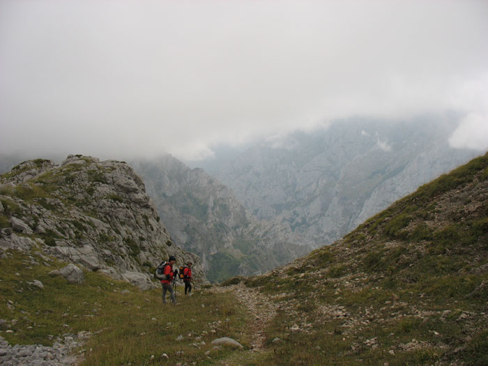 Entrando en la canal de Mesones desde el Hoyo Verde