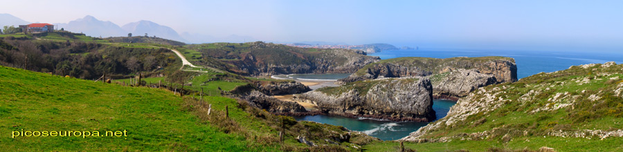 Playa de Cue desde la Punta Santa Clara, Municipio de Llanes, Costa de Asturias