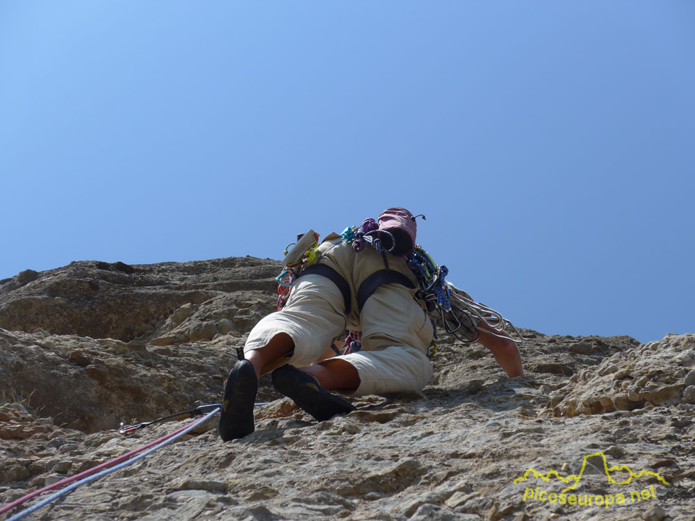 Escalada Espolón del Gállego, Peña Rueba, Murillo de Gállego, Pre Pirineos de Zaragoza, Aragón