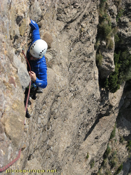 Véa Sendero Lémite de Peña Rueba, Murillo de Gallego, Riglos, Pre Pirineos de Aragón, España