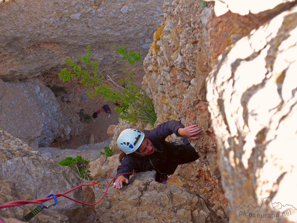 En la 3ª tirada de la normal a la Aguja Roja, Riglos