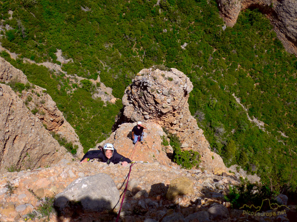 La 4ª tirada de la normal a la Aguja Roja, Riglos