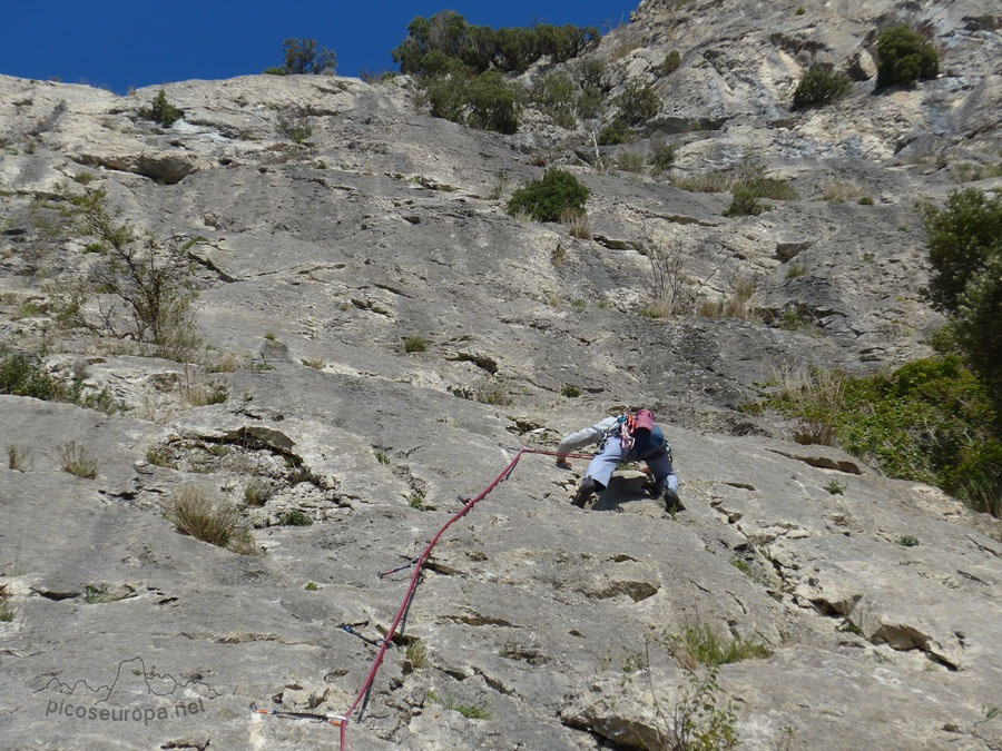 Escalada en Aiztondo, Uharte-Araquil, Navarra