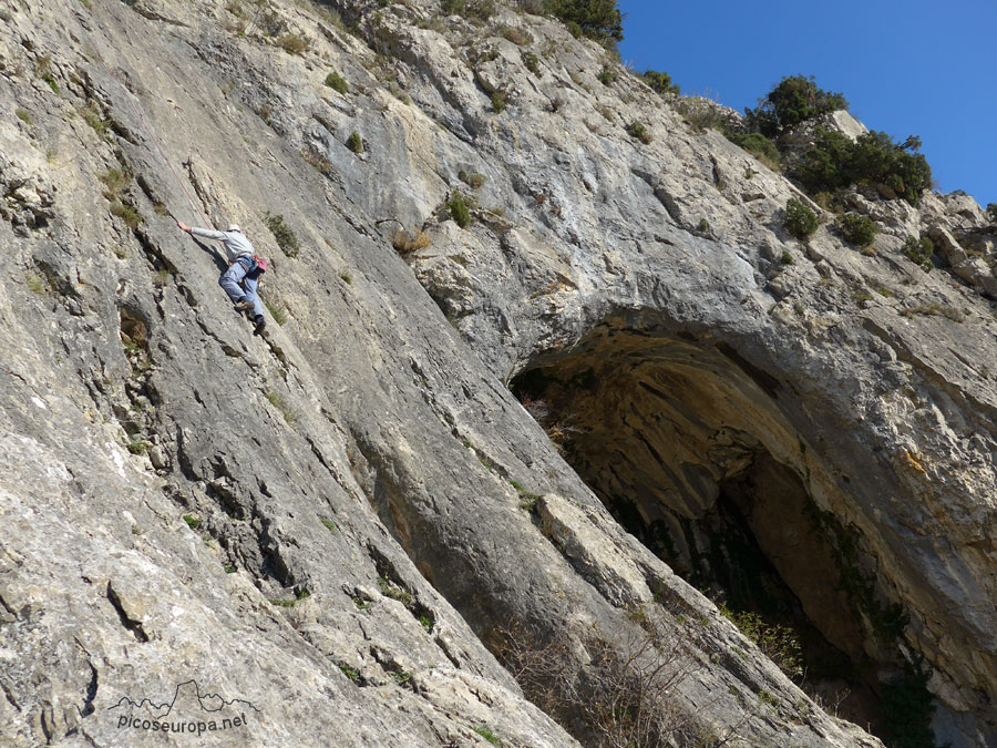 Escalada en Aiztondo, Uharte-Araquil, Navarra