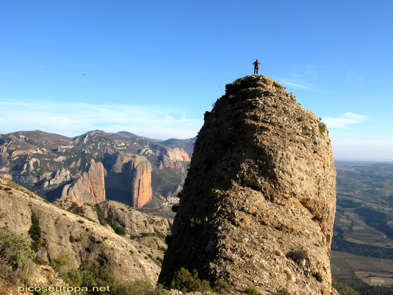 La aguja esta equipada como ferrata para facilitar su ascenso