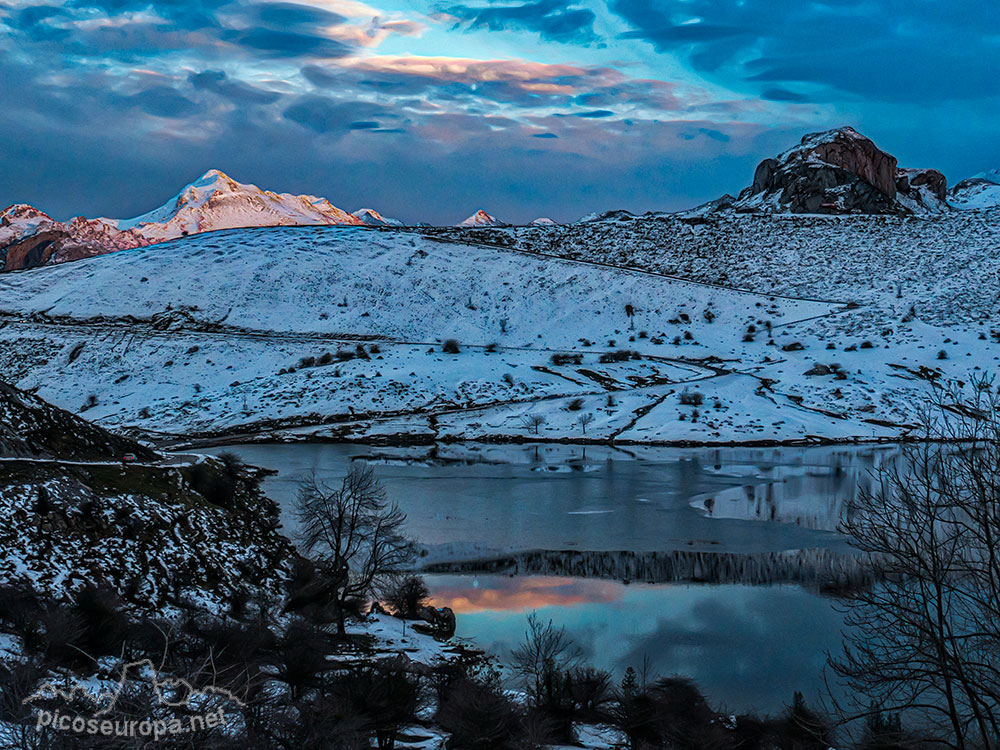 Foto: Lago de Enol, Lagos de Covadonga, Parque Nacional de Picos de Europa, Asturias