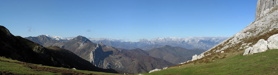 Las montañas de Liebana desde el Collado de Brez, Cantabria ya casi en el lémite con Palencia