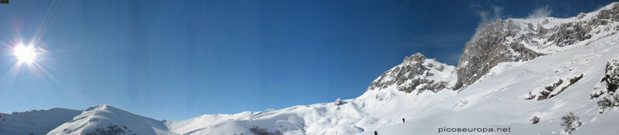 Subiendo al Collado de Valdeón desde Fuente Dé. Liebana, Cantabria