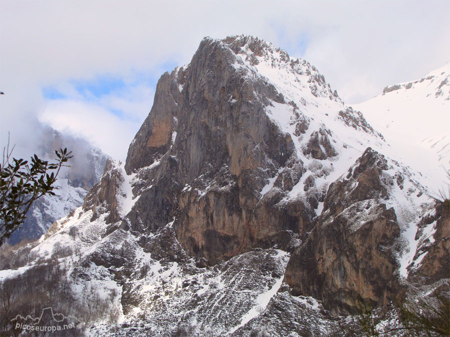 El impresionante Pico de Valdecoro, La Liebana, Cantabria, Parque Nacional de los Picos de Europa