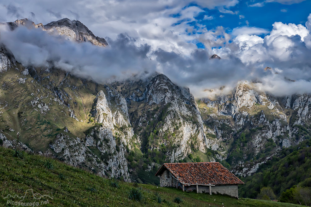 Foto: Vista de Picos de Europa desde las proximidades del Collado de Angón, Amieva, Picos de Europa