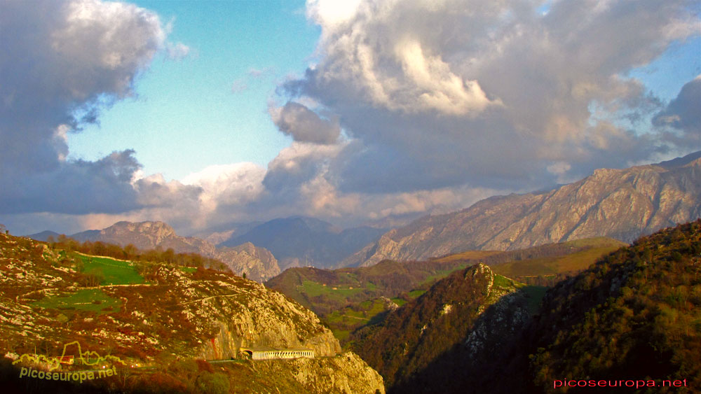 Foto: Mirador de Canales, carretera de Cangas de Onis a Arenas de Cabrales, Picos de Europa