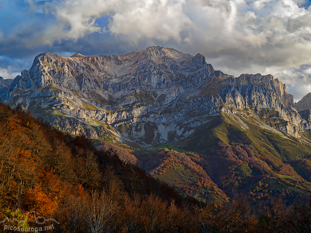 Foto: Pico de los Moledizos y Torre Bermeja desde el Mirador Puerto de Panderruedas, Valdeón, León, Parque Nacional de Picos de Europa 