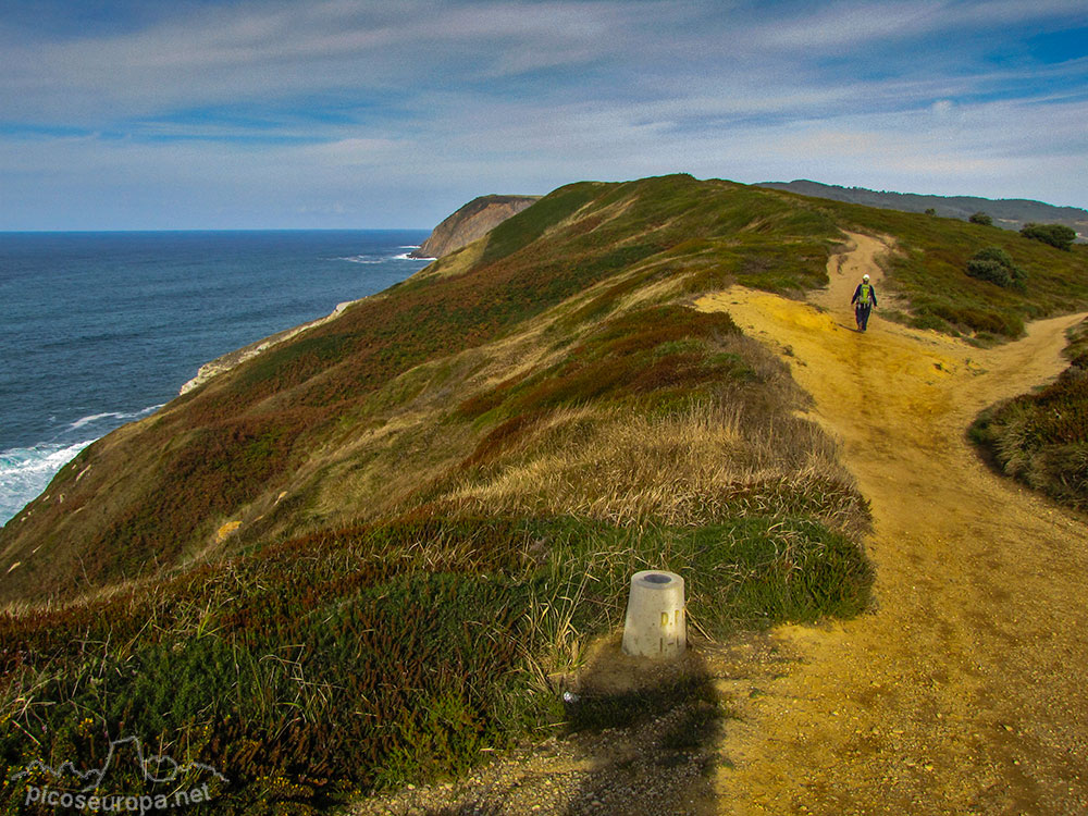 Foto: Paseo desde Barrika de Barrika, Bizkaia, Pais Vasco.