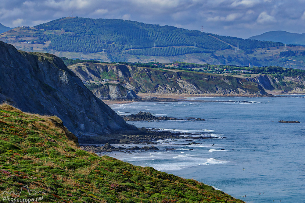 Foto: Vista de la costa desde el balcn de Barrika, Bizkaia, Pais Vasco.