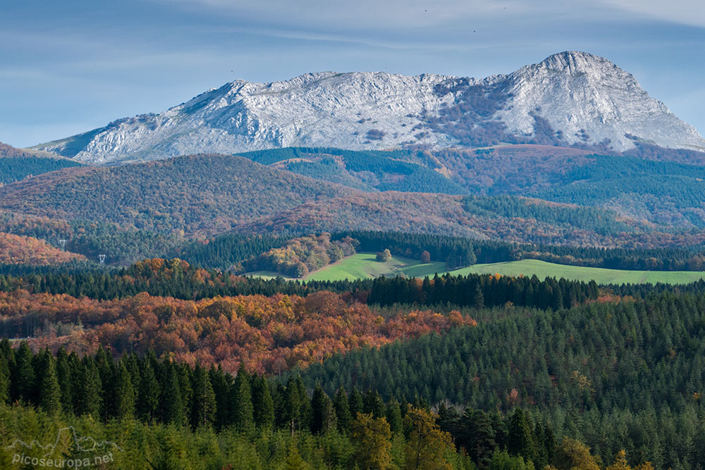 Foto: Paisaje típico del Pais Vasco.