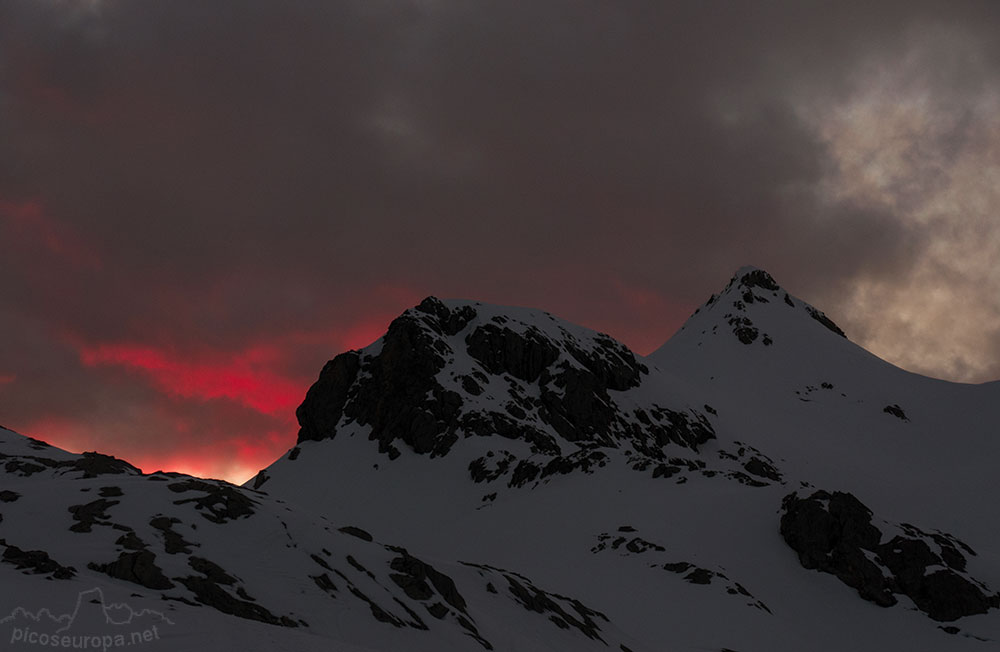 Pico Tesorero desde las proximidade del refugio de Cabaña Verónica, Picos de Europa, España