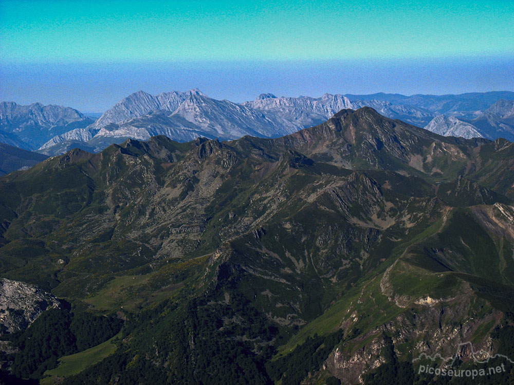 Desde La Torre del Friero, Macizo Central de Picos de Europa, León, España