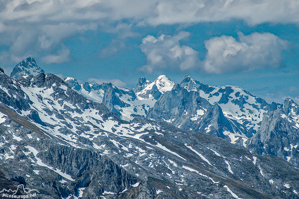 Peña Santa y Macizo Occidental de Picos de Europa desde Peña Main