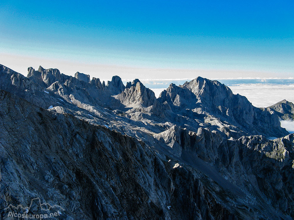 Foto: Panorámica desde Peña Vieja de los Picos de Europa