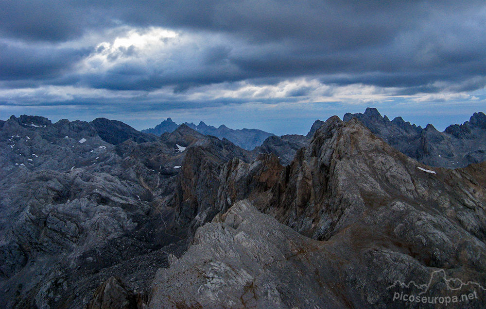 Foto: Panorámica desde Peña Vieja de los Picos de Europa