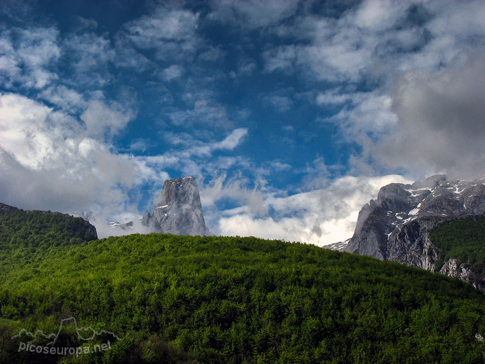 Foto: Picu de Urriellu (Naranjo de Bulnes), Macizo Central de Picos de Europa