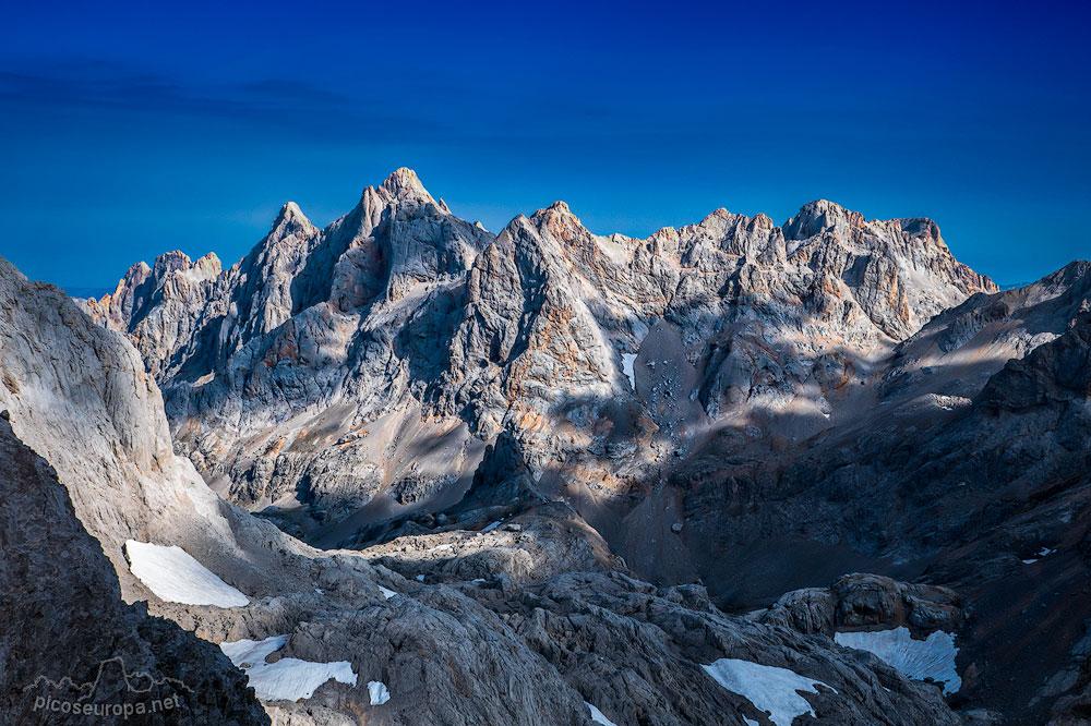 Pico de Cabrones, Torre Cerredo, Bermeja desde la Torre Blanca