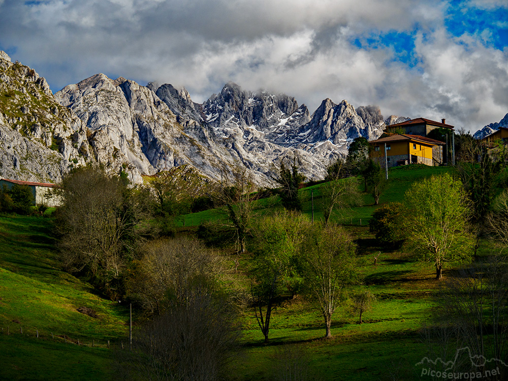 Foto: Pueblo de Argolibio, Concejo de Amieva, Asturias