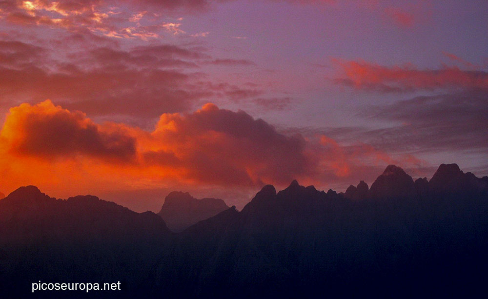 Foto: Amanecer desde Vega de Ario, Cornion, Picos de Europa, Parque Nacional, Asturias