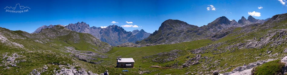 Panoramica de la Vega de Ario desde el Collado de los Jitos de Oston, Cornion, Picos de Europa, Parque Nacional, Asturias