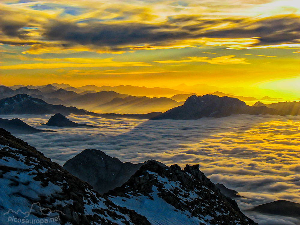 Un mundo intricado de cumbres, paredes y profundos Jous, un mundo de lineas verticales y abismos