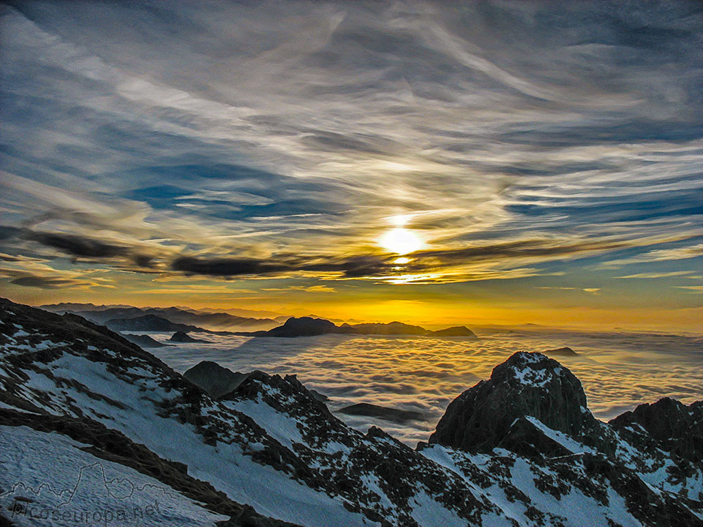 Puesta de sol desde el Mosquil de Cebolleda, Cornion, Picos de Europa, Parque Nacional, Asturias