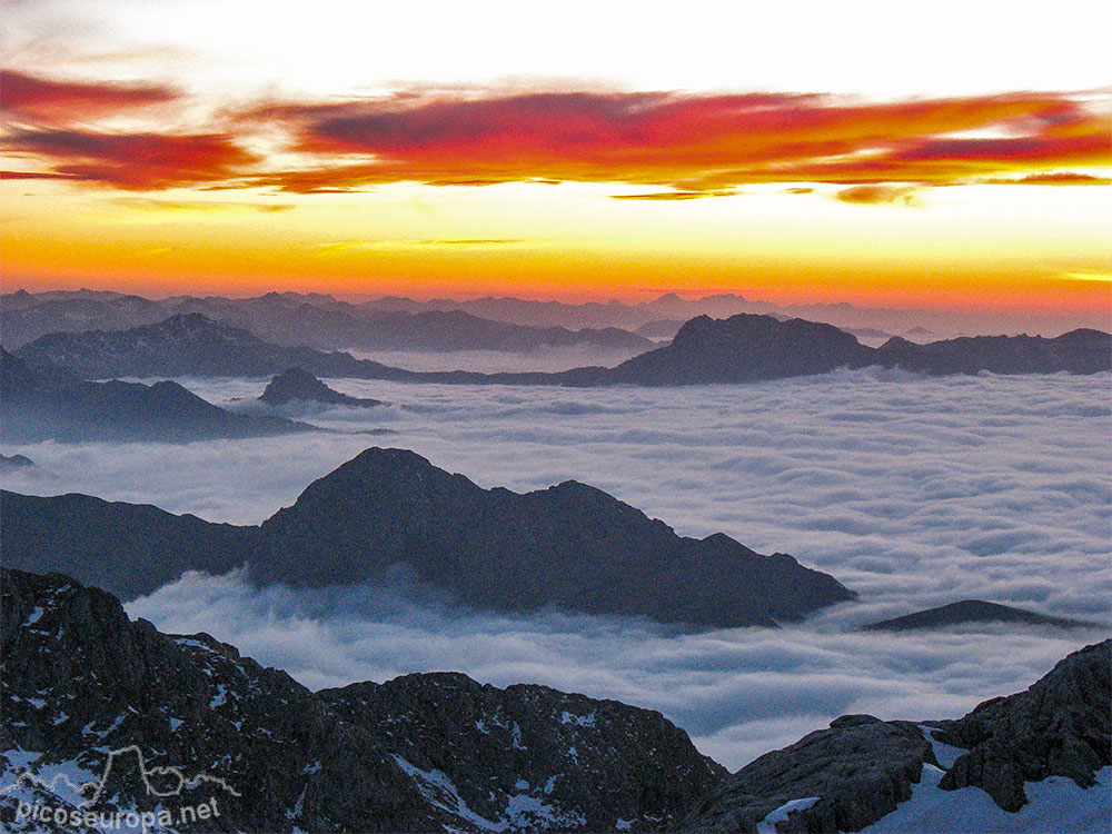 Puesta de sol desde el Mosquil de Cebolleda, Cornion, Picos de Europa, Parque Nacional, Asturias