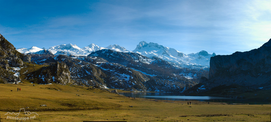 Lago de la Ercina, Lagos de Covadonga, Cornion, Picos de Europa, Parque Nacional, Asturias