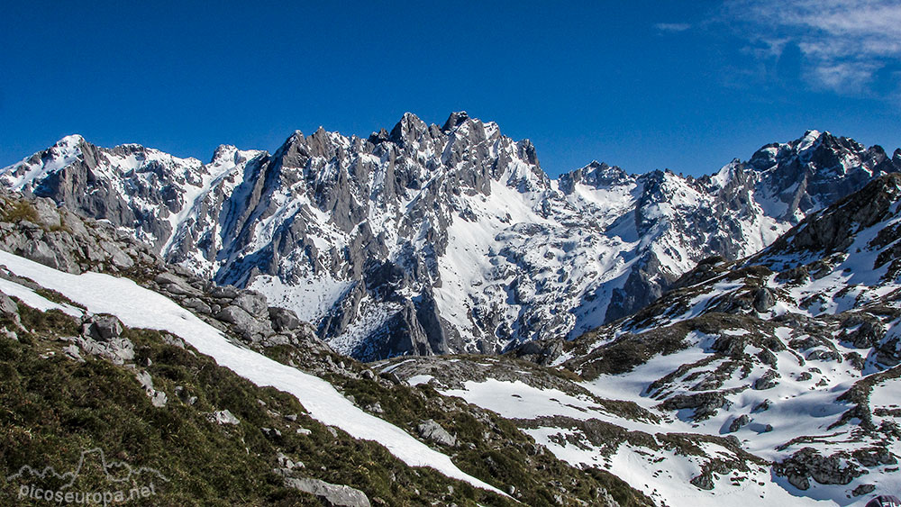 Macizo Central de Picos de Europa desde las rampas de subida al Jultayu