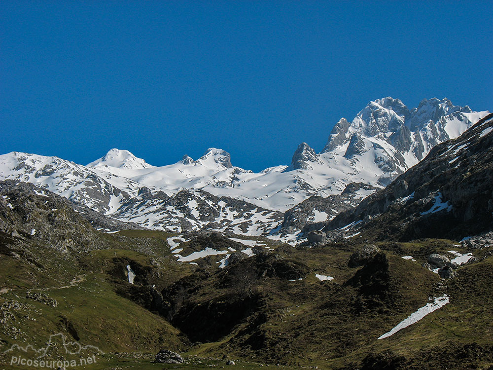 Foto: Torre de Santa María de Enol, Parque Nacional de los Picos de Europa