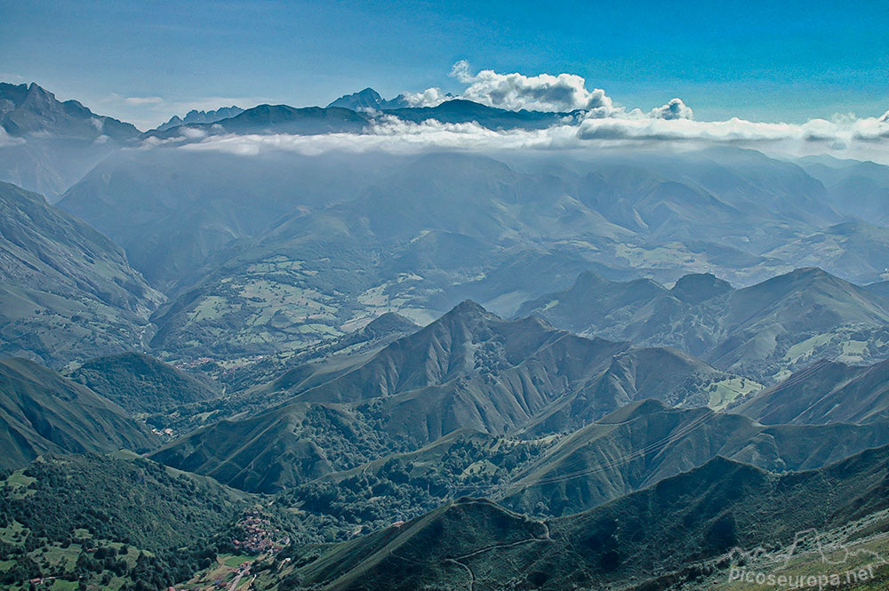 Pico Turbina (1.315 m), Sierra del Cuera, Asturias. Ruta de Ascencin por su vertiente Sur (Arenas de Cabrales, Arangas)